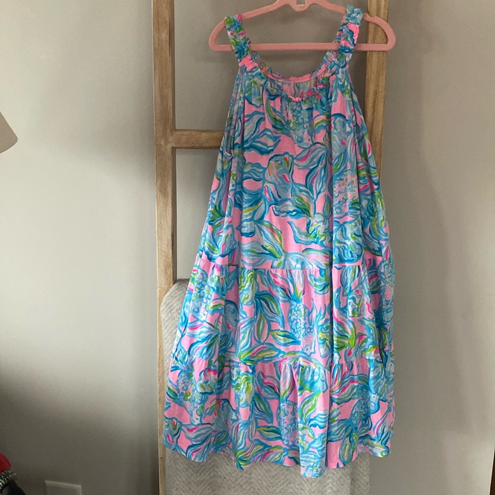 Beautiful girls casual Lily Pulitzer dress.